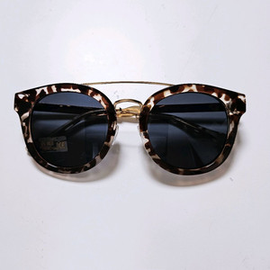 새상품]마감좋고 착용감좋은 레진 골드테 남자 여자 선글라스 골프 등산 운전용 차량용 여행 낚시 자전거 골프 썬글라스 이미지