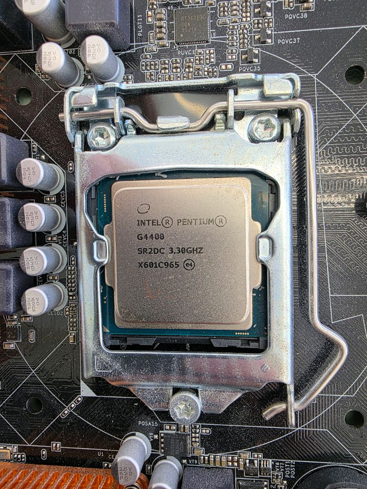 ASRock H110M-DGS + G4400(쿨러포함) 이미지