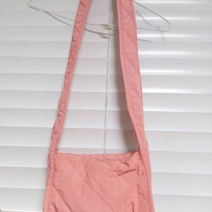 COS 다이아몬드 바디크로스백 미니백 숄더백 크로스백 퀼팅가방 이미지