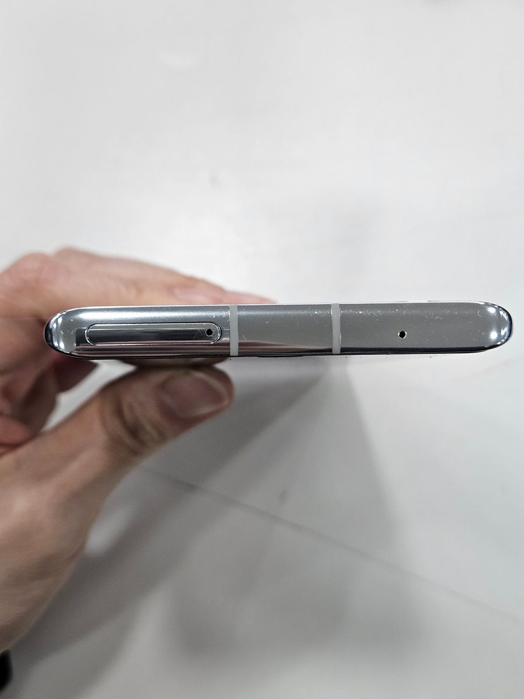 벨벳 128GB 화이트 C급 이미지