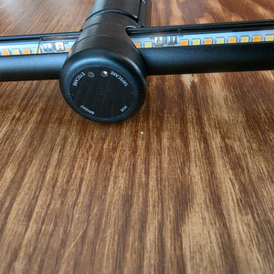 유브이럭스온 모니터 LED 스크린바 살균 블루라이트차단 조명 UVLUXON