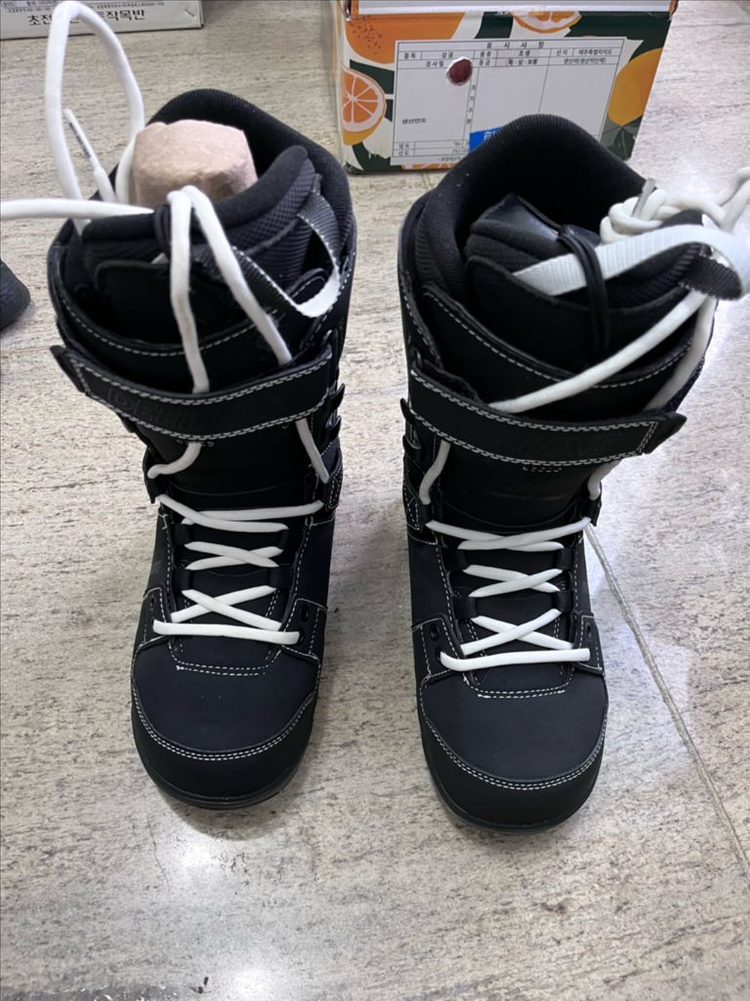 스노우보드 트릭 데크 세트 크루자, 드레이크, 디럭스부츠 이미지