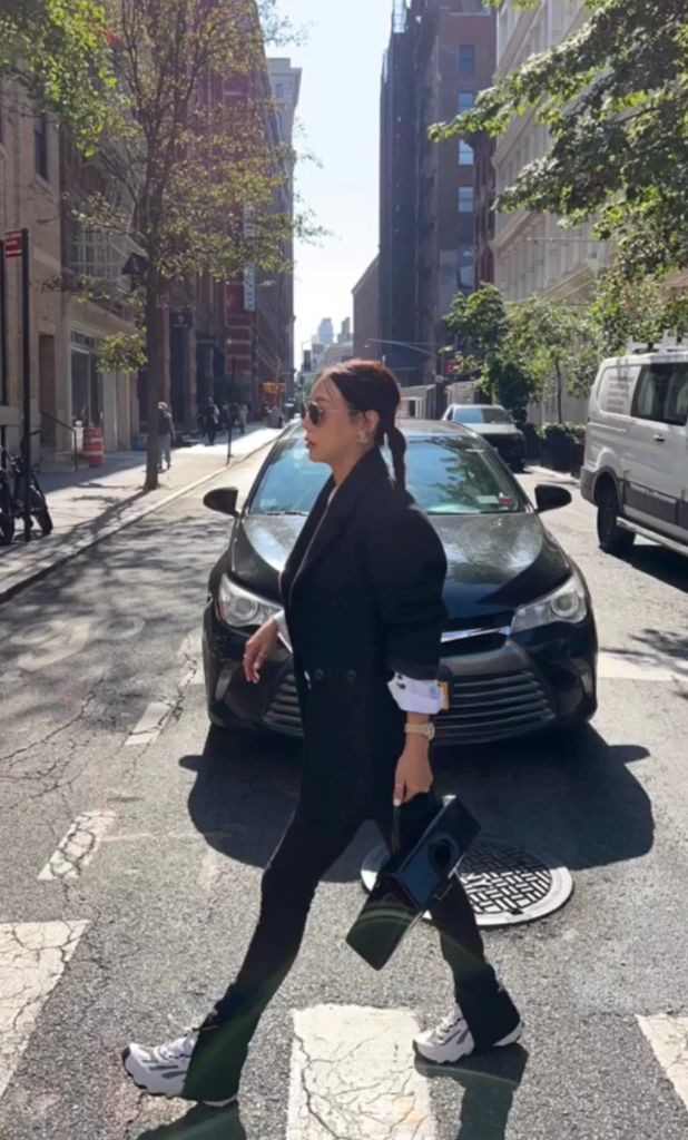 매니모어몽 자켓 이미지