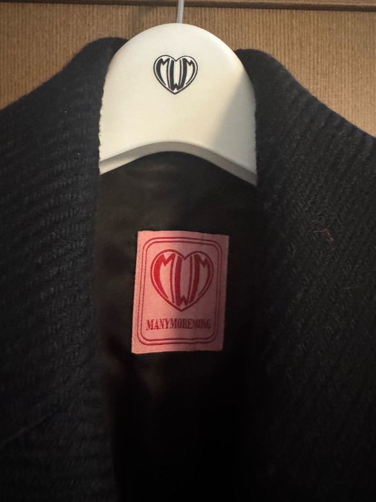 매니모어몽 자켓 이미지
