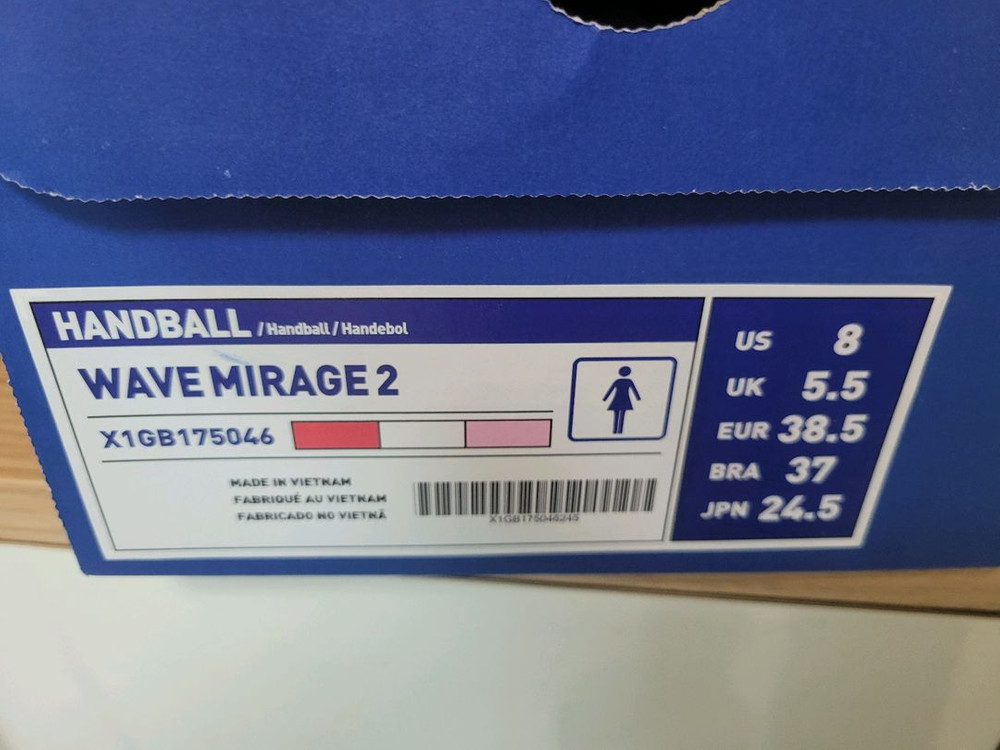 미즈노 배드민턴화 이미지