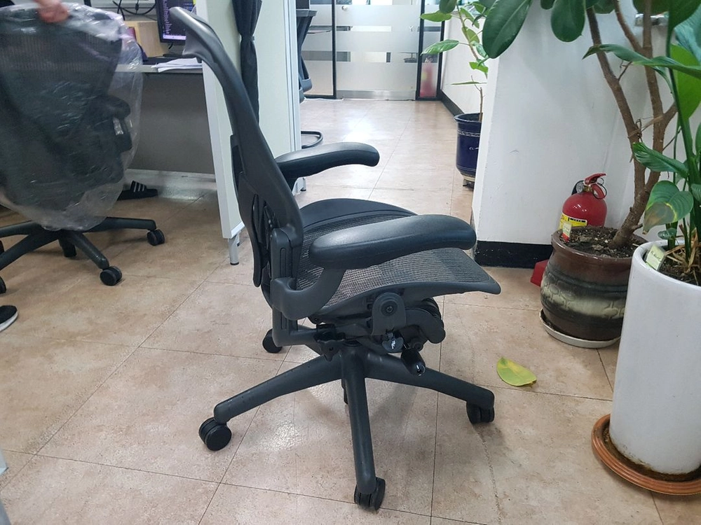 <명품의자>허먼밀러 에어론의자 이미지