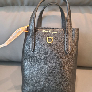 페라가모 간치니 미니 크로스백 이미지