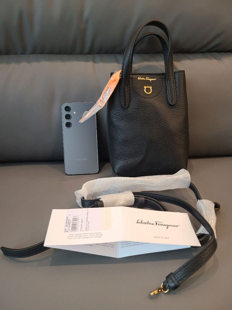 페라가모 간치니 미니 크로스백 이미지