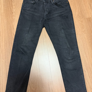 아크네스튜디오 리버 유즈드 데님진 B00172 34*32사이즈 판매합니다.