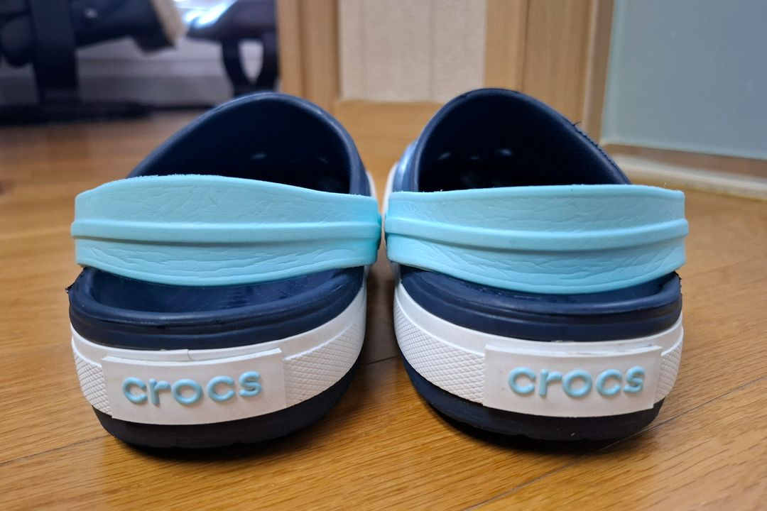 크록스 키즈 J3, 220사이즈 정품 팔아요.--2