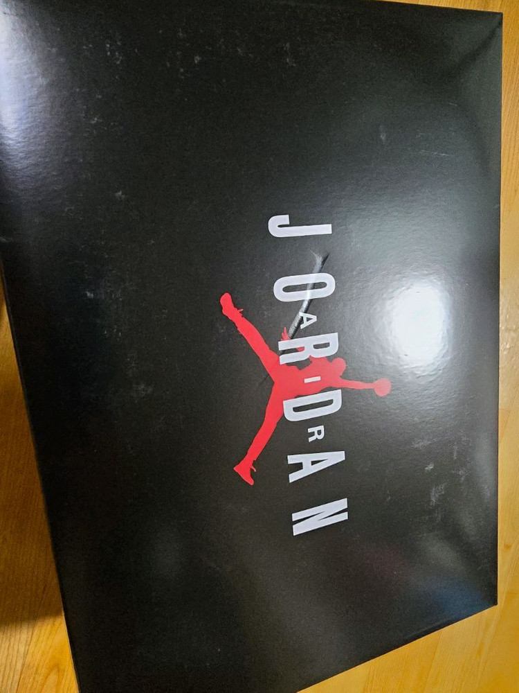 조던 9 레트로 부츠 290 사이즈 팝니다 이미지