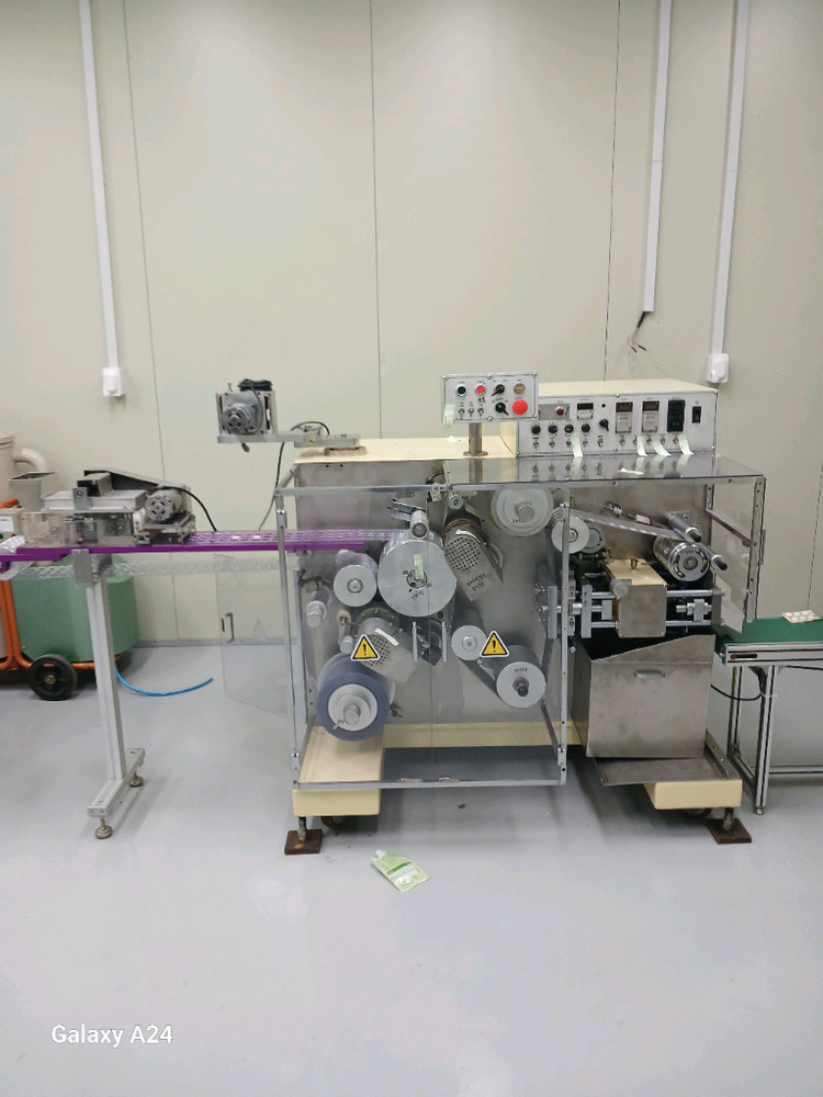 코인육수 제조 전체 기계라인 (분쇄기,pdp포장기계,분진기,검출기,타정기,이송기)등 이미지