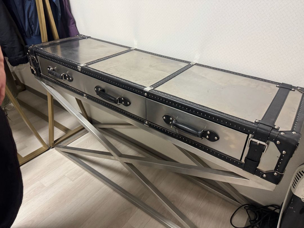 까사알렉시스 빈티지 트렁크 콘솔 테이블 이미지