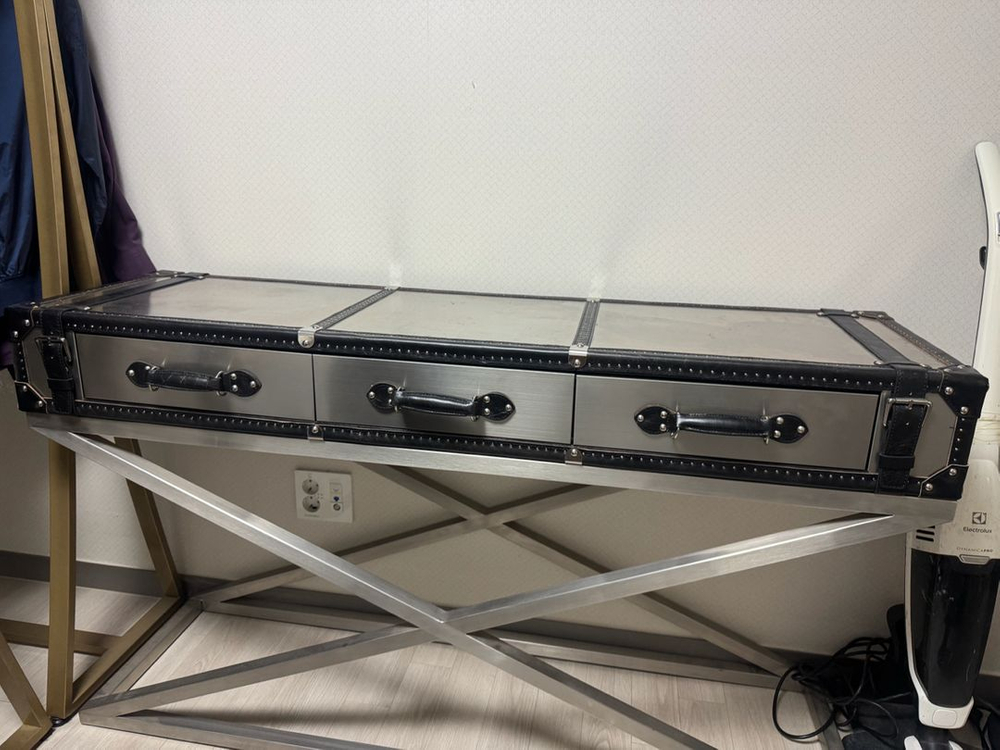 까사알렉시스 빈티지 트렁크 콘솔 테이블 이미지