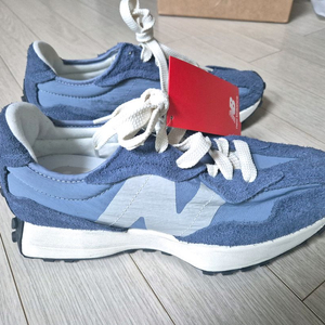 쿨거래시 8만5천택포! 미착용 새제품 정품 뉴발란스 327 편한 운동화 사이즈 275 이미지