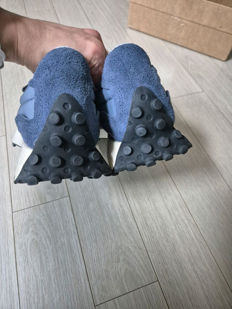 쿨거래시 8만5천택포! 미착용 새제품 정품 뉴발란스 327 편한 운동화 사이즈 275 이미지