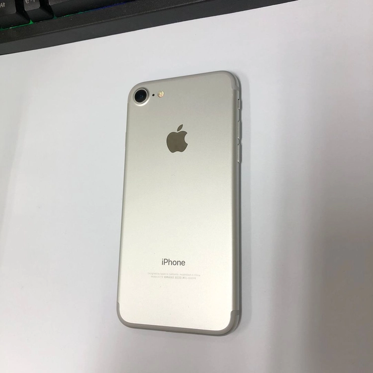 .아이폰7 128GB 실버 S급 중고폰 카메라무음 배터리100% 인스타 사진폰 카메라폰 레트로감성 211254 이미지