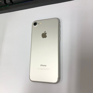 .아이폰7 128GB 실버 S급 중고폰 카메라무음 배터리100% 인스타 사진폰 카메라폰 레트로감성 211254 이미지