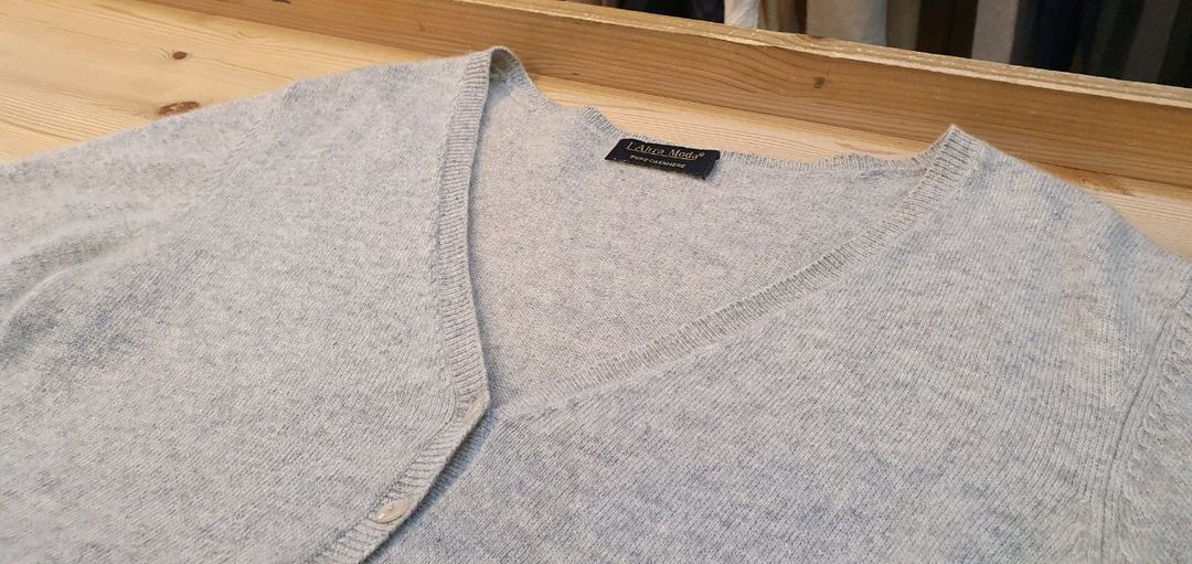 55.Cashmere 크롭 가디건--2