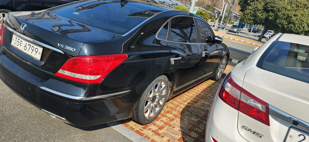 신형 에쿠스 lpg 겸용 2009년 19인치 휠 개인 27만7천 현대차 승용 이미지