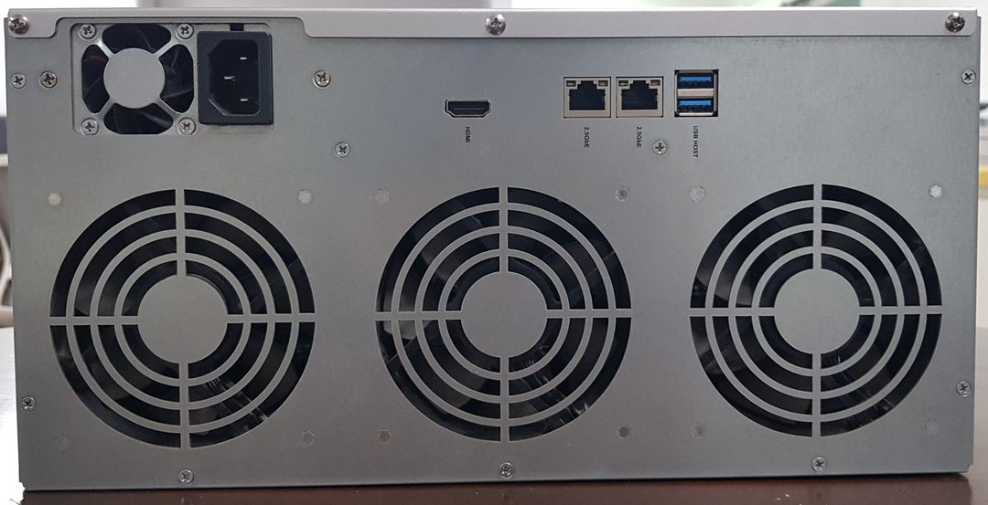 Terramaster 테라마스터 T12-423 12베이 NAS 이미지