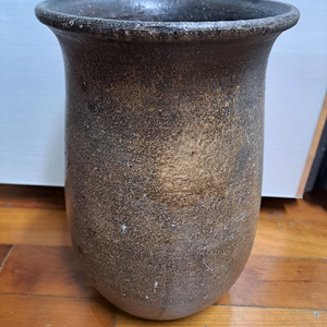 독특하고 튼튼한 옹기 화분