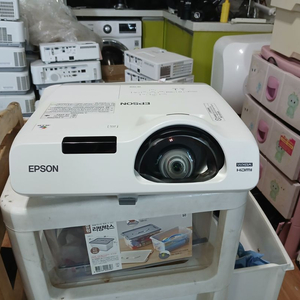 3400안시 앱손 단초점 eb-535w 중고빔프로젝터 이미지