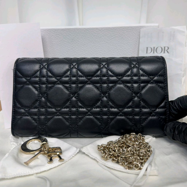 디올 레이디 디올 까나쥬 램스킨 체인 지갑 숄더백 이미지