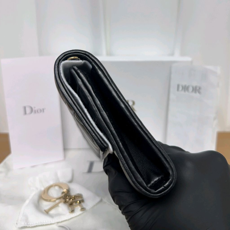 디올 레이디 디올 까나쥬 램스킨 체인 지갑 숄더백 이미지