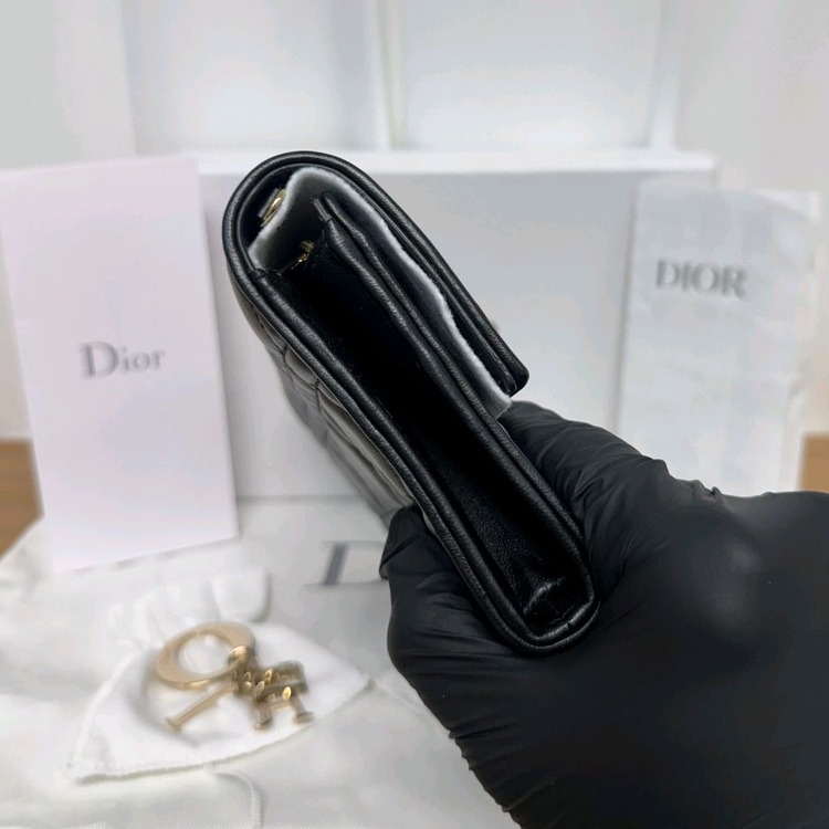 디올 레이디 디올 까나쥬 램스킨 체인 지갑 숄더백 이미지