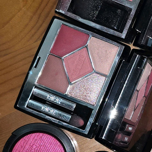 급처)디올 823 팔레트 로사무타빌리스