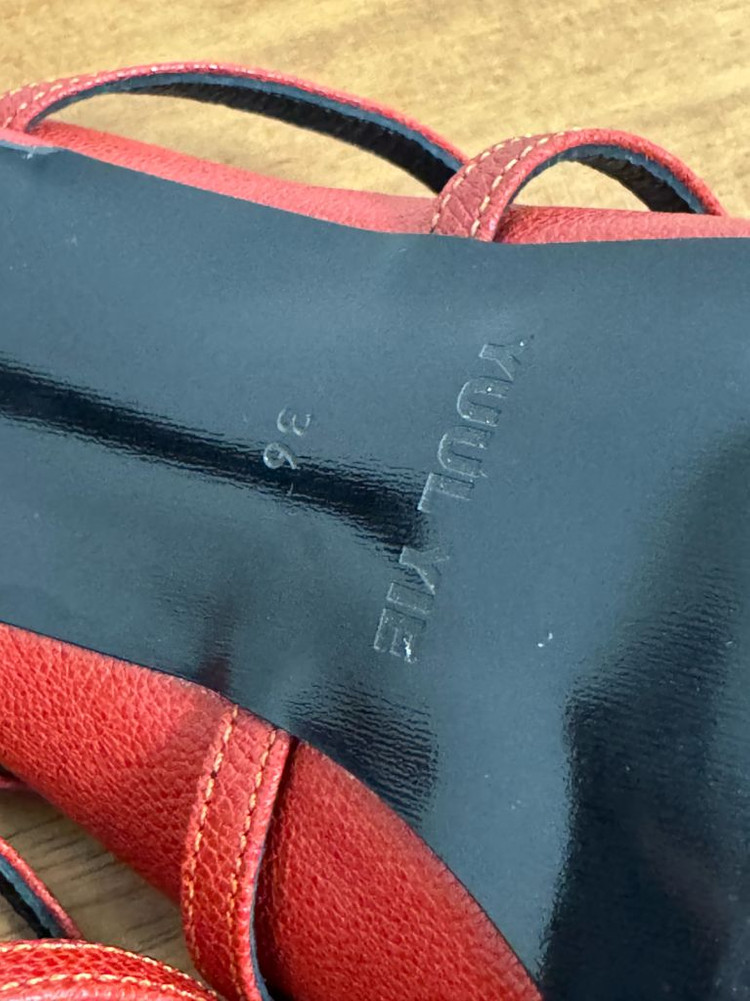 율이에 YUUL YIE 레드 리본 뮬 스틸레토 새상품 이미지