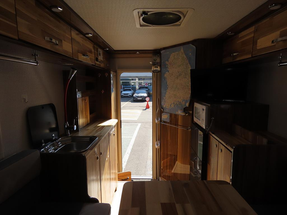 하이엔드 캠퍼 트럭캠퍼 판매합니다 이미지