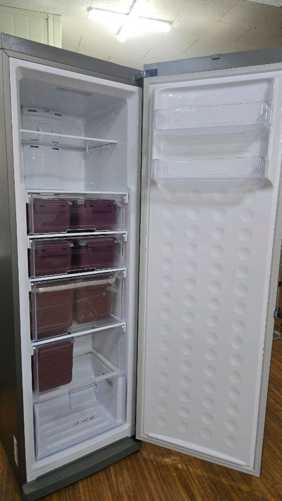 삼성 스탠드 김치냉장고 이미지