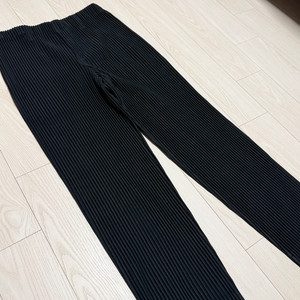 잇세이미야케 옴므플리세 플리츠 팬츠 블랙 2사이즈