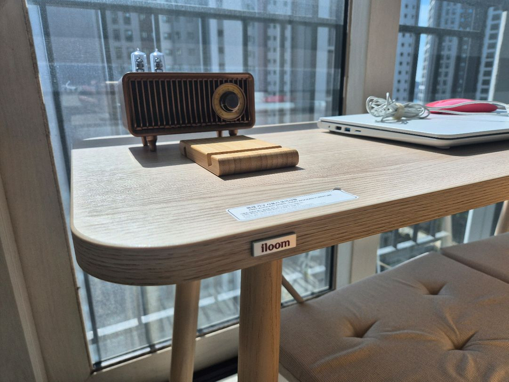 일룸 엘바 패밀리 바 테이블1200폭 + 폴 바스툴 의자 세트 팝니다. 이미지