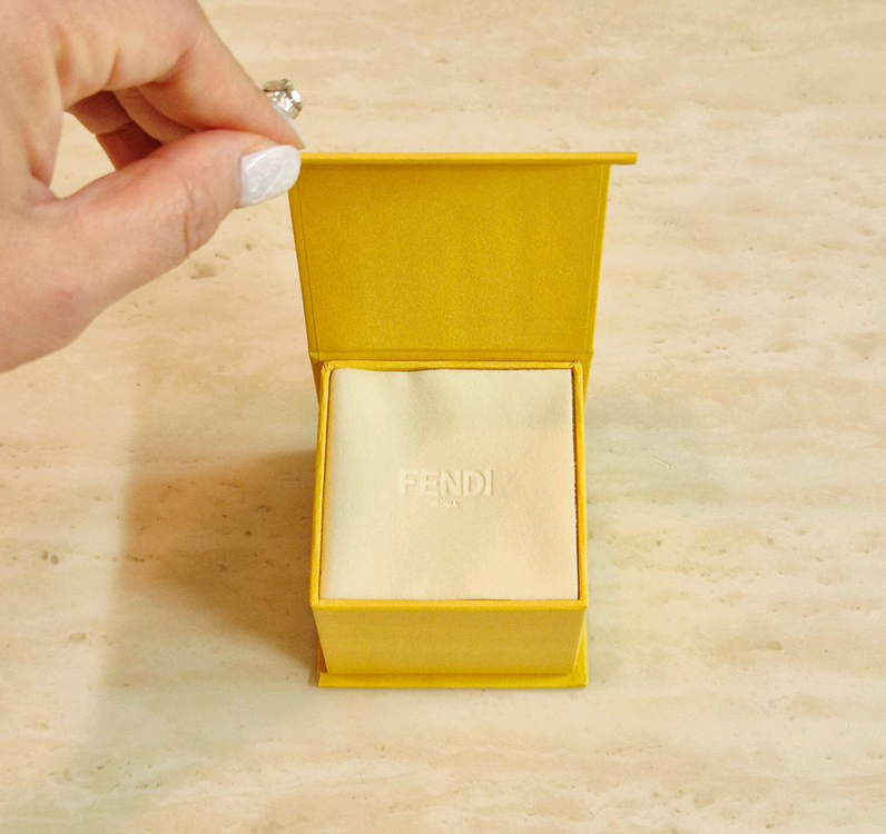 [정품]펜디 자석 박스+쇼핑백 SET,펜디 쇼핑백,펜디 반지,펜디 팔찌,펜디 이어링,펜디 이미지