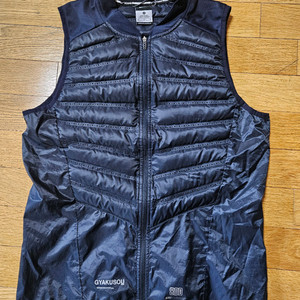 나이키 GYAKUSOU 에어로로프트 패딩 베스트 러닝 헬스 골프 조끼 갸쿠소우 한정판