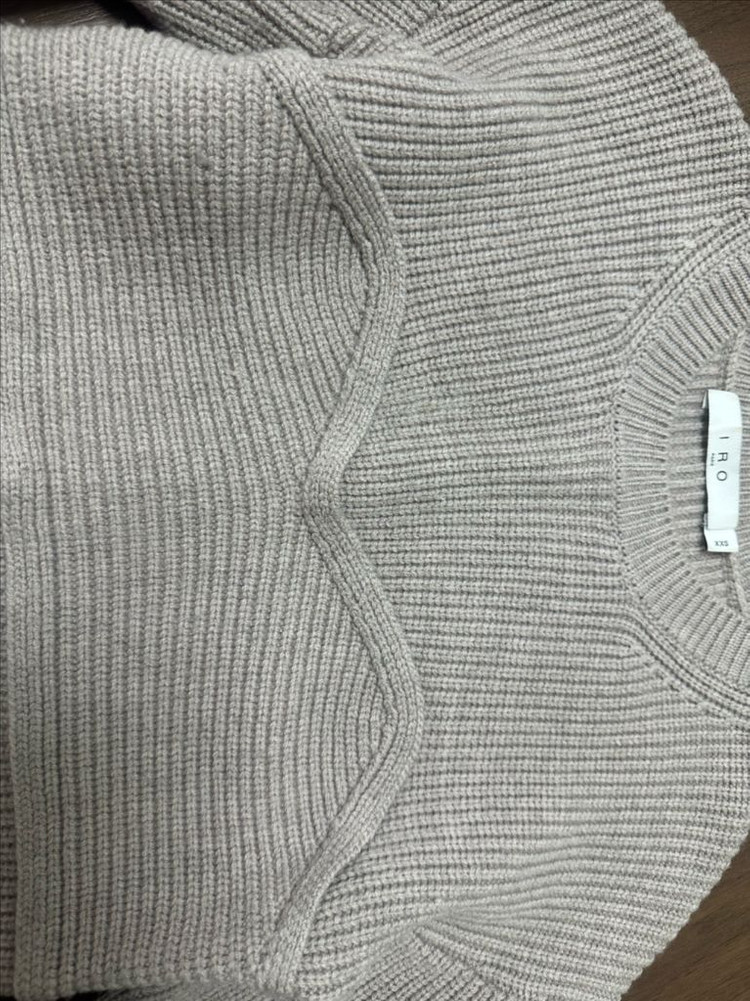 iro 니트 이미지