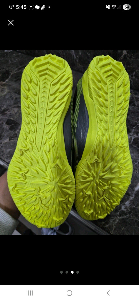 푸마 울트라 5 플레이 TT Jr 풋살화 새상품 220--2