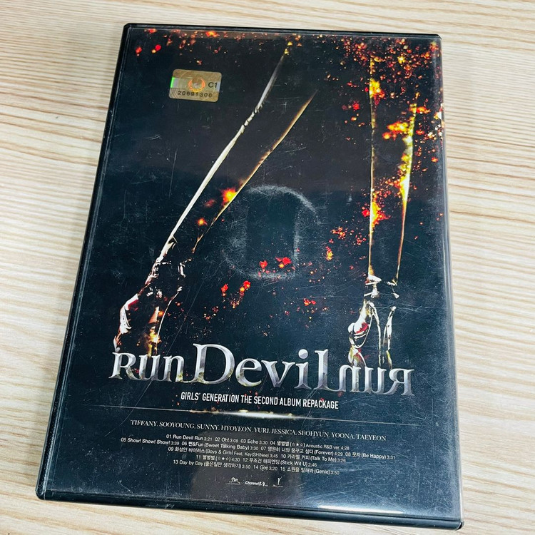 [중고음반/CD] 소녀시대 Girls' Generation 2집 리패키지 Run Devil Run--1
