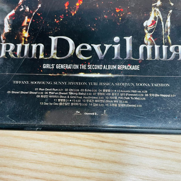 [중고음반/CD] 소녀시대 Girls' Generation 2집 리패키지 Run Devil Run--2