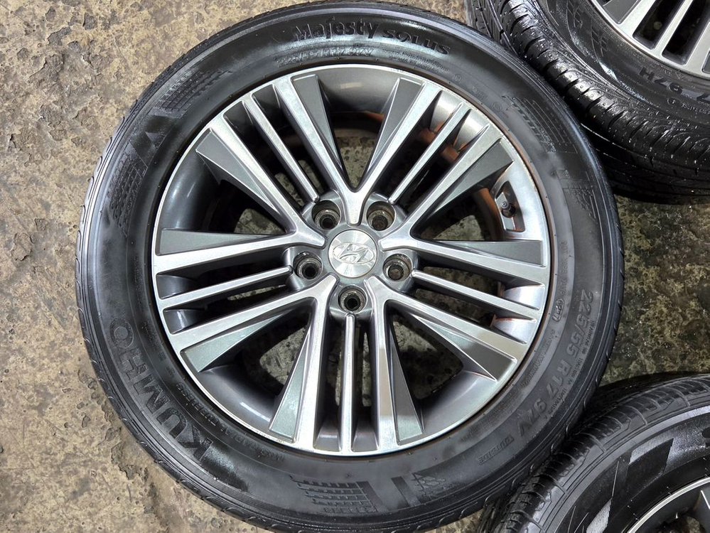 그랜저HG 17인치휠타이어 2255517 pcd114.3 소나타 k5 k7 아반떼 sm5 sm7 등 이미지