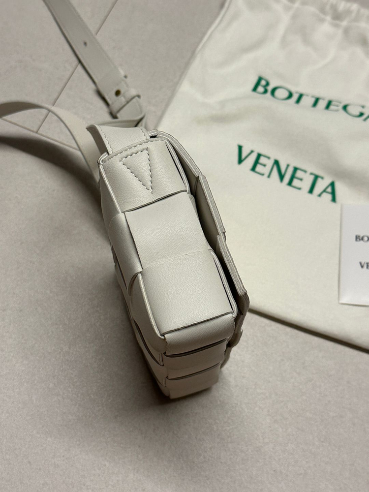 보테가베네타 카세트백 크림 스몰 (s급)--5