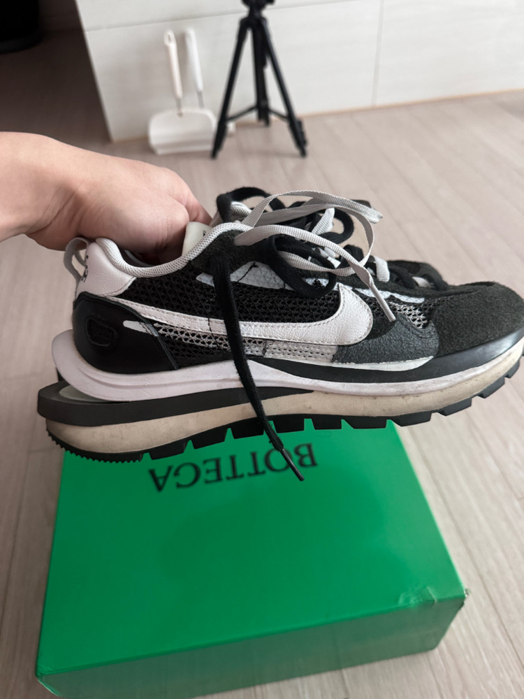 나이키 사카이 베이퍼와플 블랙 255--2