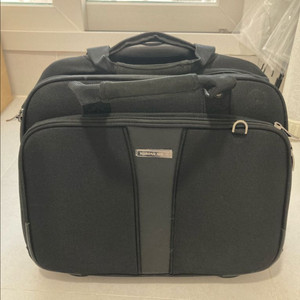 대한항공 승무원 캐리어 이미지