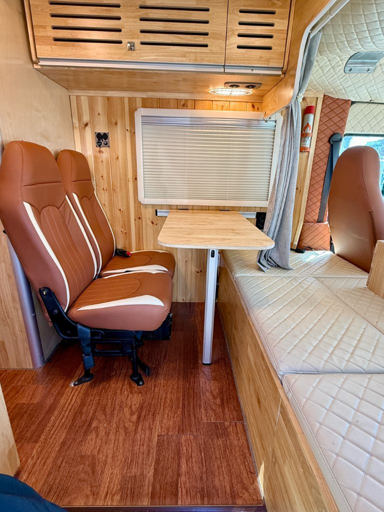 뉴카운티 캠핑카 2013년식 인산철1600a 이미지