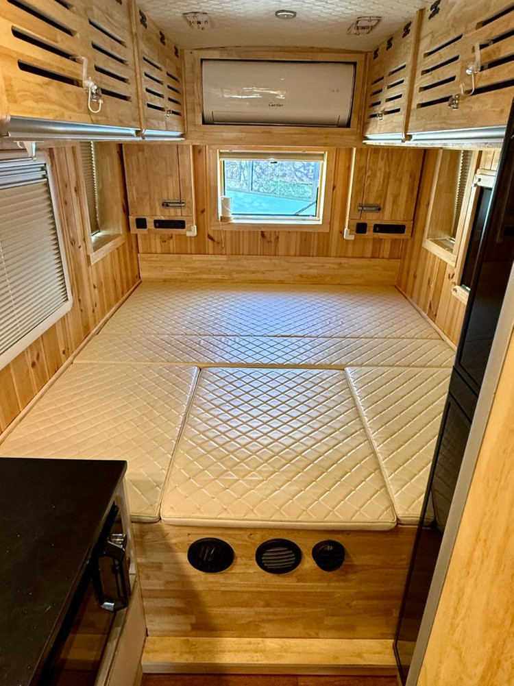 뉴카운티 캠핑카 2013년식 인산철1600a 이미지