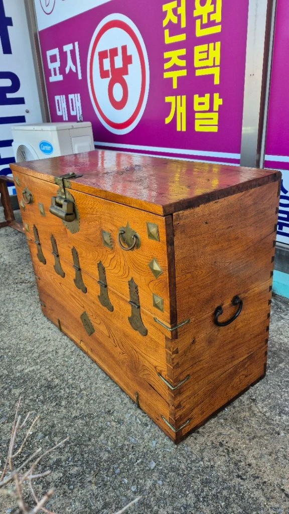 귀목 반닫이 이미지