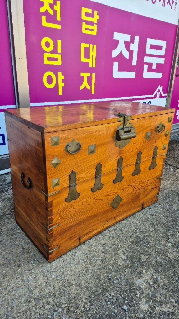 귀목 반닫이 이미지